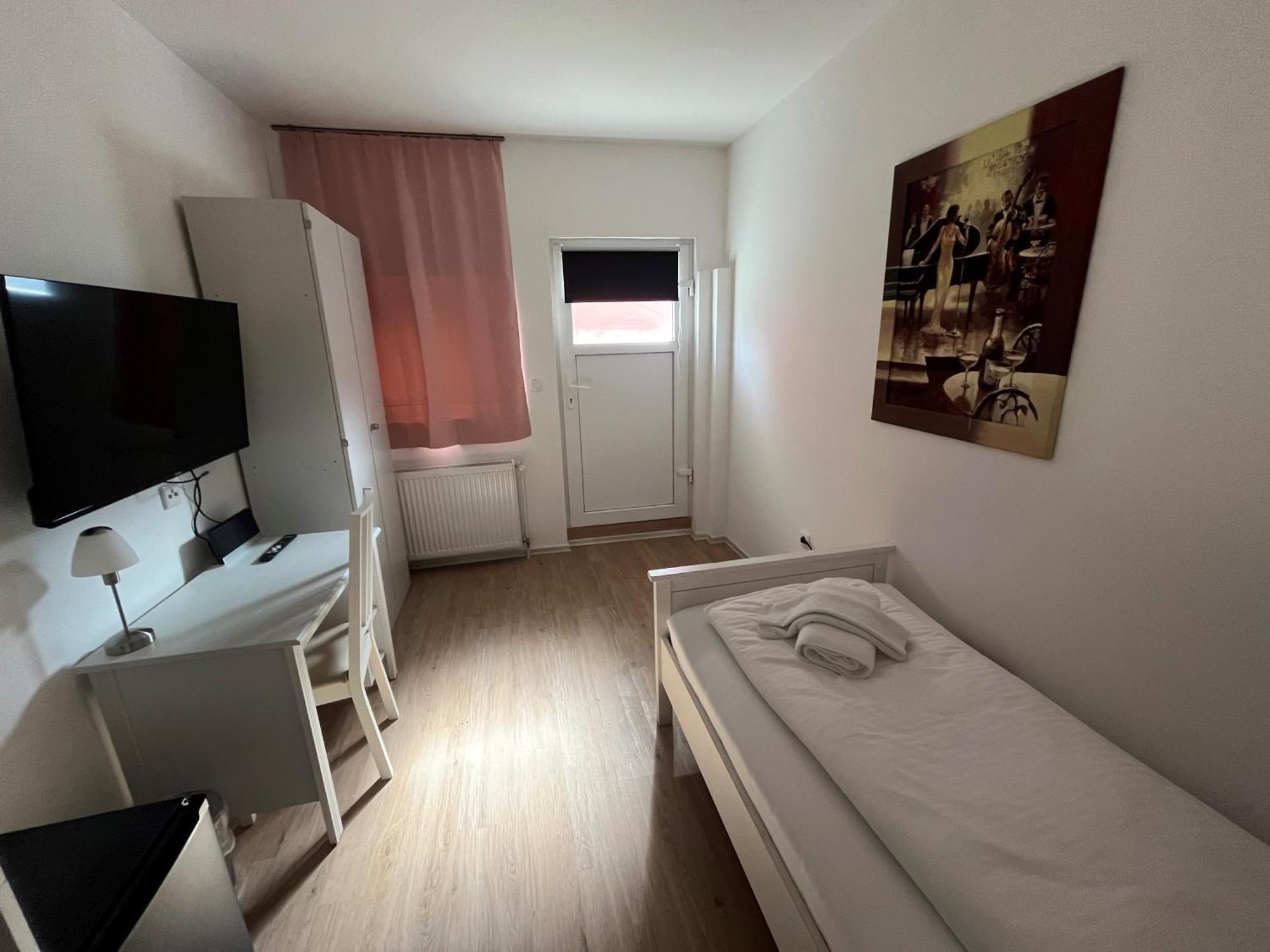 Pension Donau ฮันโนเวอร์ ภายนอก รูปภาพ
