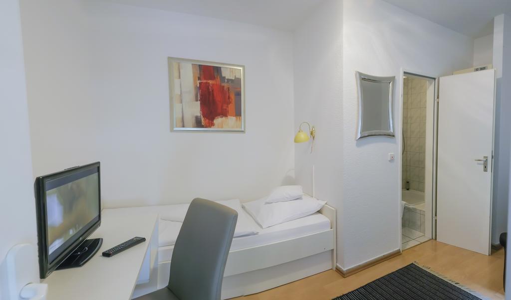Pension Donau ฮันโนเวอร์ ภายนอก รูปภาพ